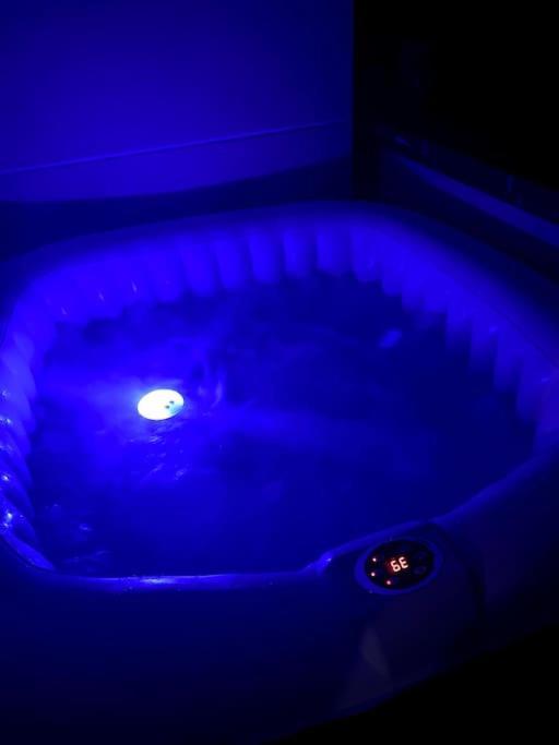 Carre De Detente Jacuzzi Jardin Piscine T3 Parking Apartment
